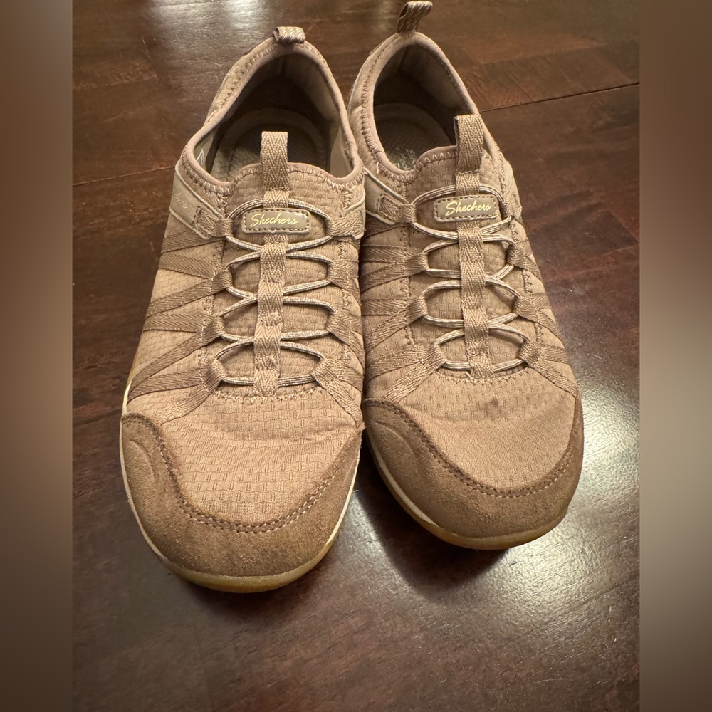 Skechers women’s tan sneakers. Gently used. Still in great condition. - Picture 2 of 6